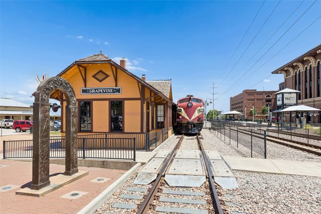 1110 S Pine Street, Grapevine, TX 76051