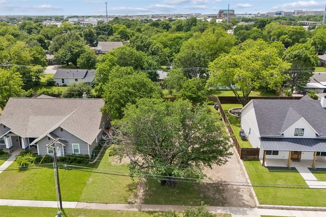 1110 S Pine Street, Grapevine, TX 76051