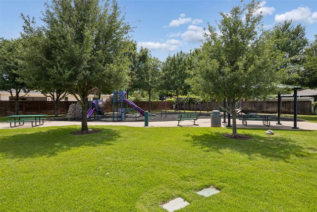 1110 S Pine Street, Grapevine, TX 76051