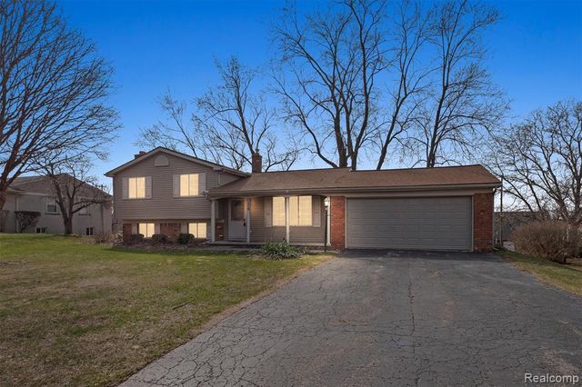 3606 Hi Lure Drive, Lake Orion, MI 48360