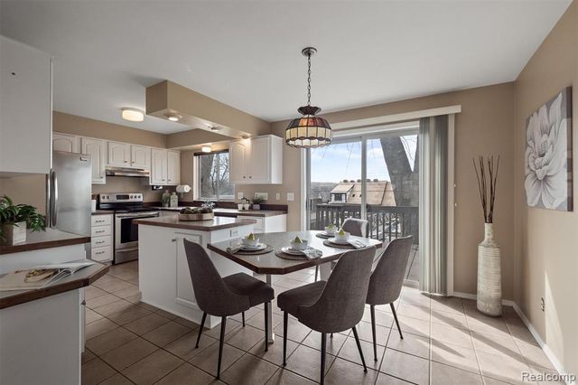 3606 Hi Lure Drive, Lake Orion, MI 48360