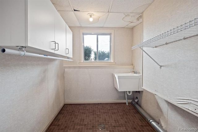 3606 Hi Lure Drive, Lake Orion, MI 48360