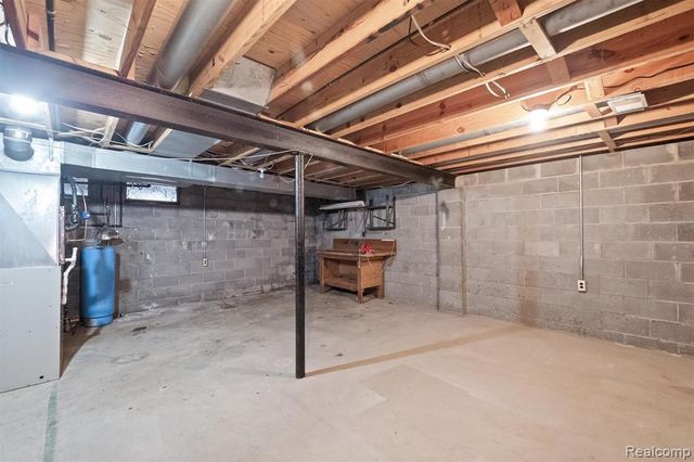 3606 Hi Lure Drive, Lake Orion, MI 48360