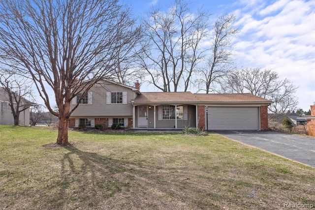 3606 Hi Lure Drive, Lake Orion, MI 48360