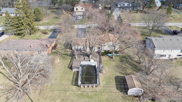 3606 Hi Lure Drive, Lake Orion, MI 48360