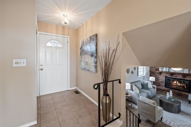 3606 Hi Lure Drive, Lake Orion, MI 48360