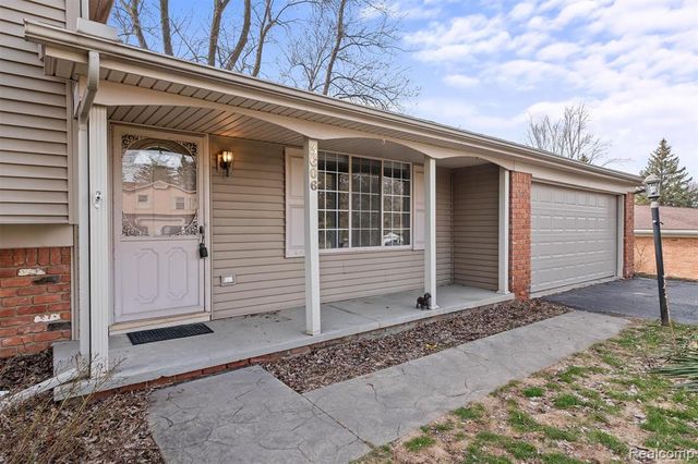 3606 Hi Lure Drive, Lake Orion, MI 48360