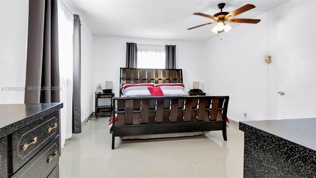 4000 NW 44th Ave 306, Lauderdale Lakes, FL 33319