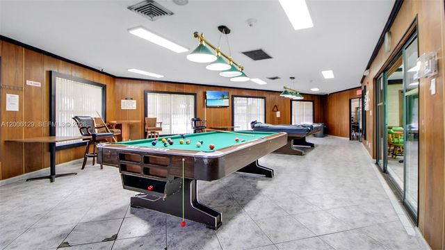 4000 NW 44th Ave 306, Lauderdale Lakes, FL 33319