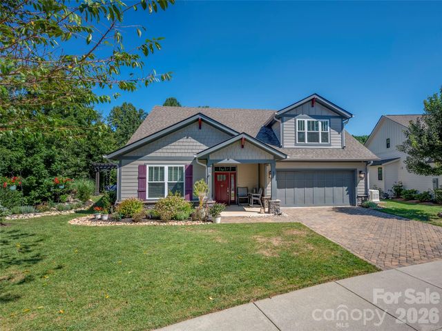 217 Hogans View Circle, Hendersonville, NC 28739