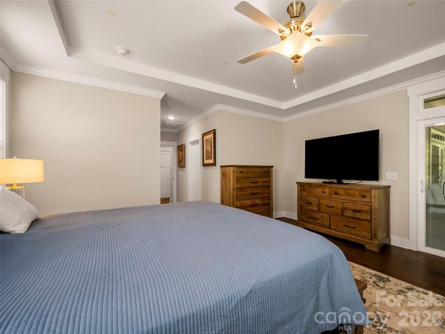 217 Hogans View Circle, Hendersonville, NC 28739