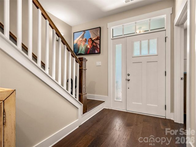 217 Hogans View Circle, Hendersonville, NC 28739
