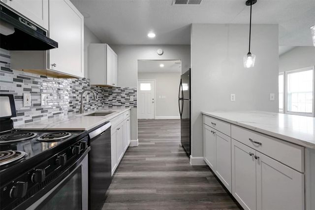 9 Becca Court A, Brookshire, TX 77423