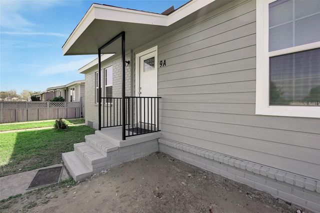 9 Becca Court A, Brookshire, TX 77423