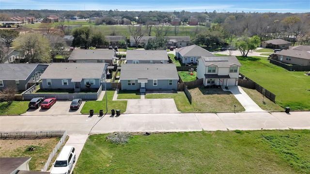 9 Becca Court A, Brookshire, TX 77423