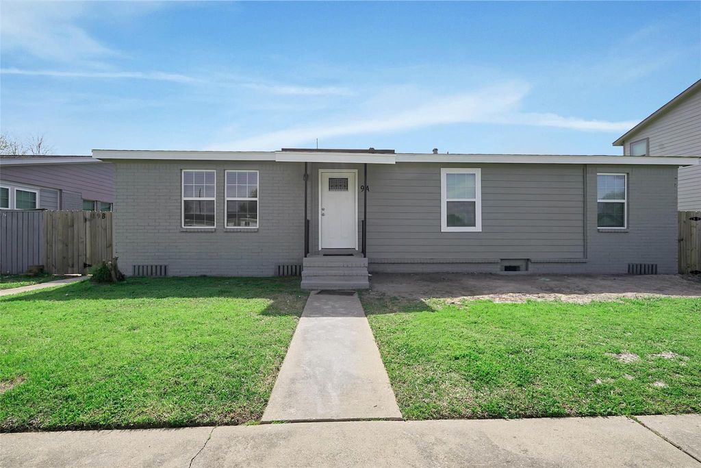 9 Becca Court A, Brookshire, TX 77423