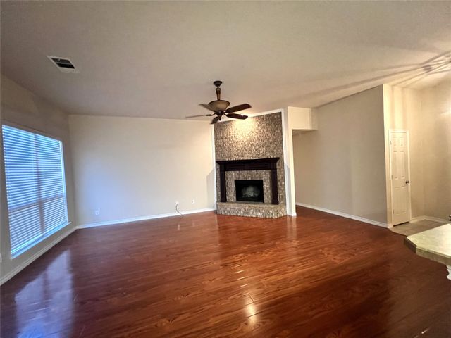 1304 E Oak Street, Wylie, TX 75098