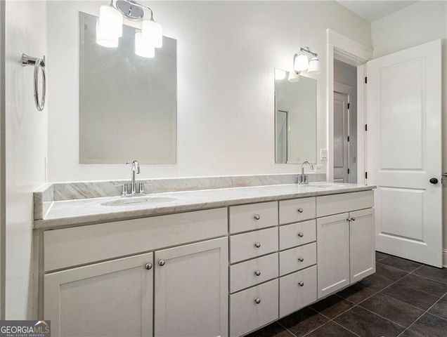 4694 Dogwood Alley, Atlanta, GA 30338
