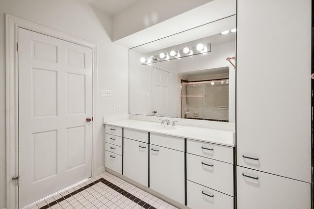 3025 Bissonnet Street, Houston, TX 77005