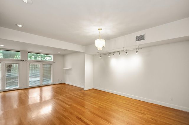 3025 Bissonnet Street, Houston, TX 77005