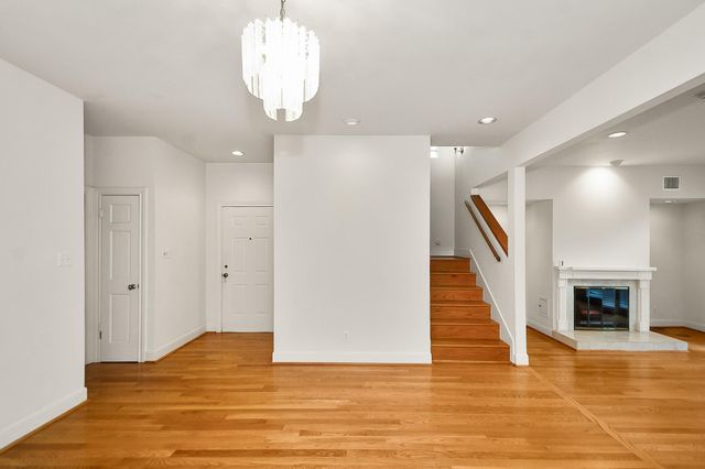 3025 Bissonnet Street, Houston, TX 77005