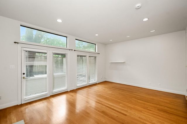 3025 Bissonnet Street, Houston, TX 77005