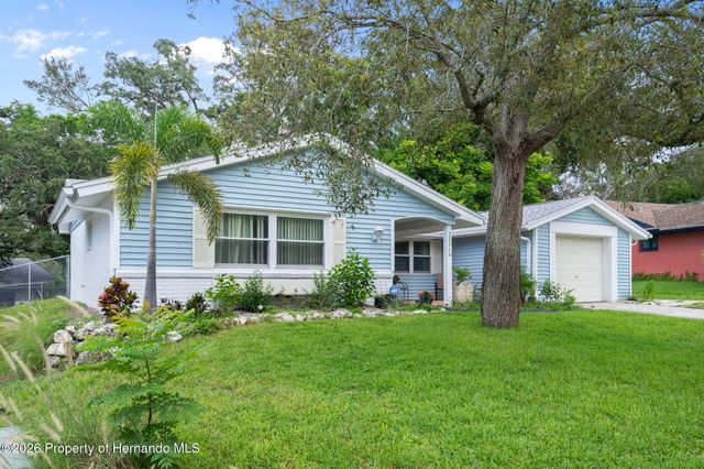 12514 Coffee Hill Row, Hudson, FL 34667