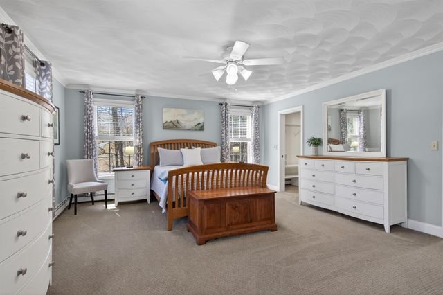 5 Maureen Lane, Hudson, NH 03051