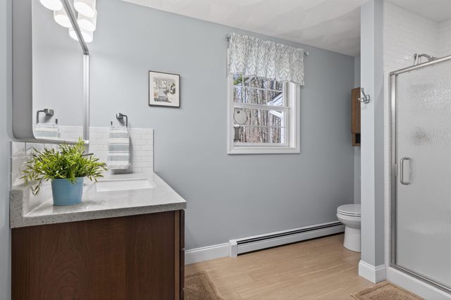 5 Maureen Lane, Hudson, NH 03051