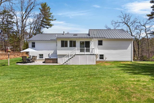 5 Maureen Lane, Hudson, NH 03051