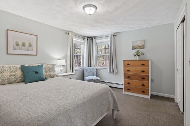 5 Maureen Lane, Hudson, NH 03051