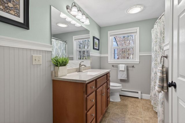 5 Maureen Lane, Hudson, NH 03051