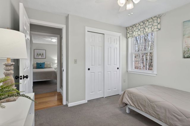 5 Maureen Lane, Hudson, NH 03051