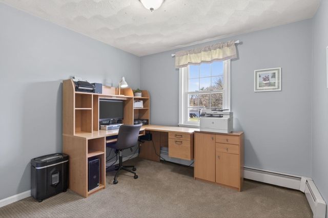 5 Maureen Lane, Hudson, NH 03051