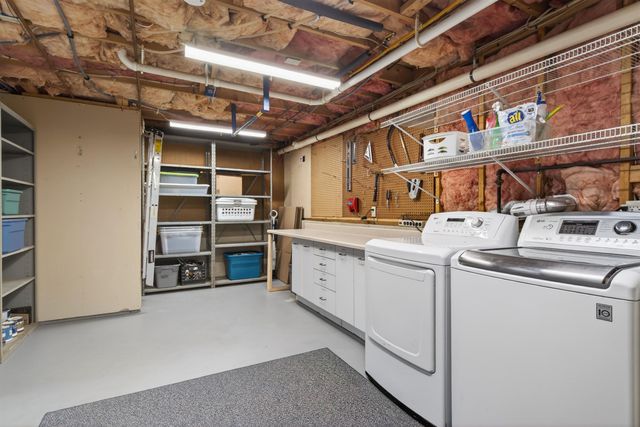 5 Maureen Lane, Hudson, NH 03051