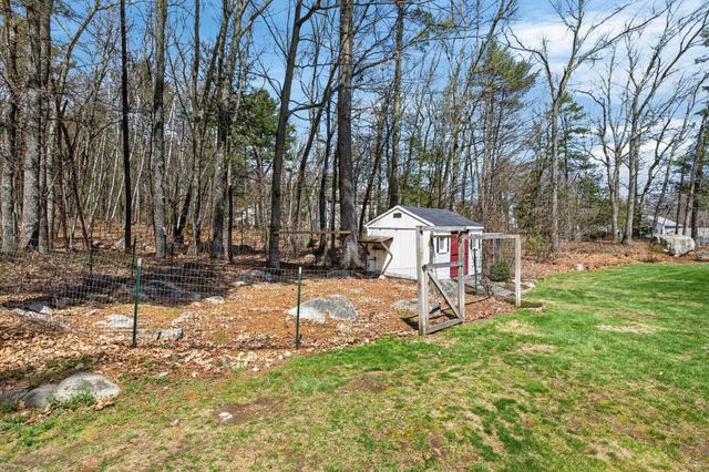 5 Maureen Lane, Hudson, NH 03051