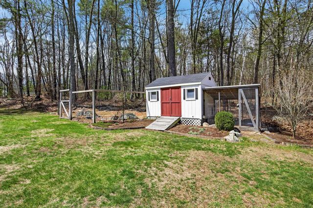 5 Maureen Lane, Hudson, NH 03051