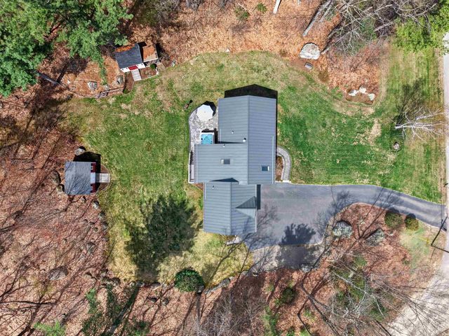 5 Maureen Lane, Hudson, NH 03051