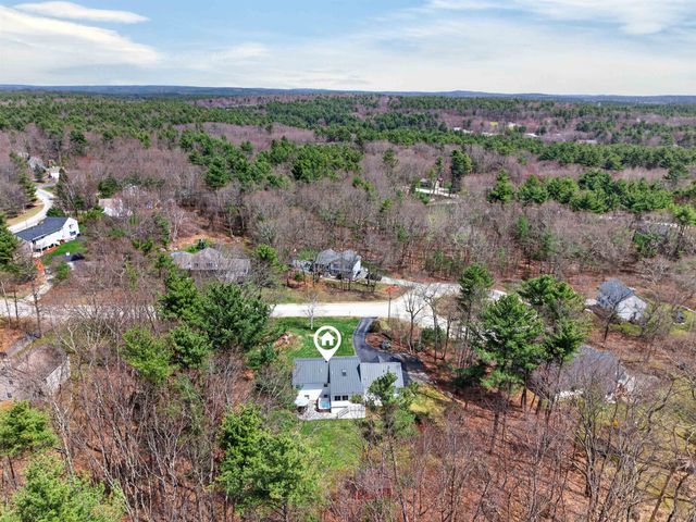 5 Maureen Lane, Hudson, NH 03051