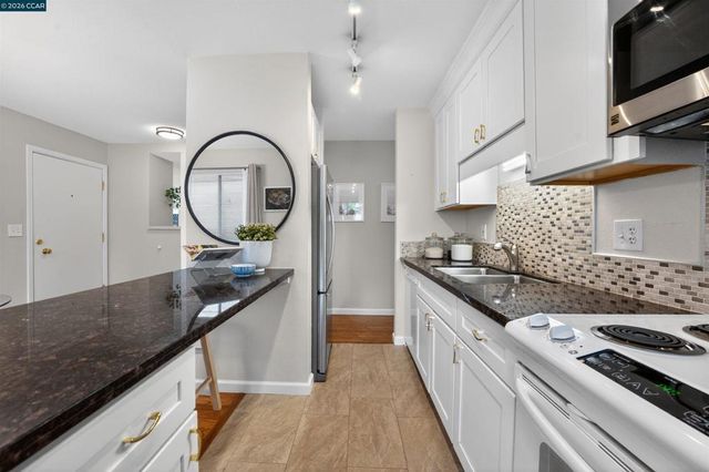 1241 Homestead 211, Walnut Creek, CA 94598
