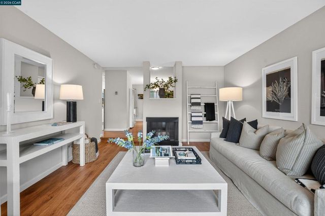 1241 Homestead 211, Walnut Creek, CA 94598