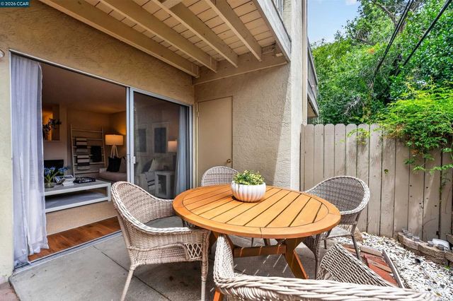 1241 Homestead 211, Walnut Creek, CA 94598