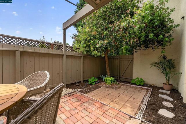 1241 Homestead 211, Walnut Creek, CA 94598