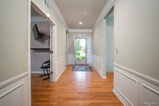 292 Bryce Court, Howell, MI 48843