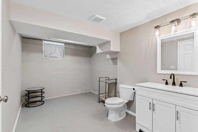 1723 S Jefferson Avenue, Springfield, MO 65807