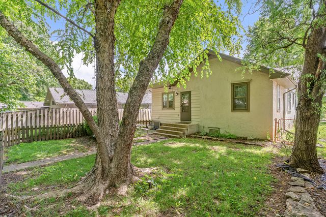 1723 S Jefferson Avenue, Springfield, MO 65807
