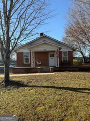 307 W 2nd Street, Jackson, GA 30233