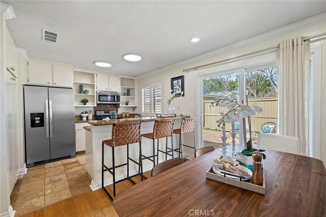 77 Greenbough 155, Irvine, CA 92614