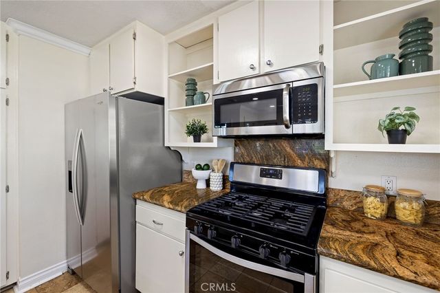 77 Greenbough 155, Irvine, CA 92614