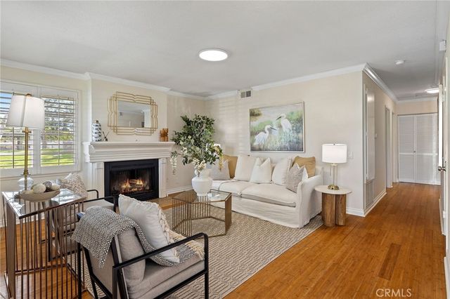 77 Greenbough 155, Irvine, CA 92614